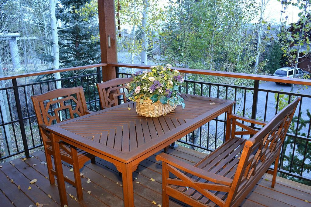 Moose Creek Townhomes By Jackson Hole Real Estate Company Teton Village Rum bild