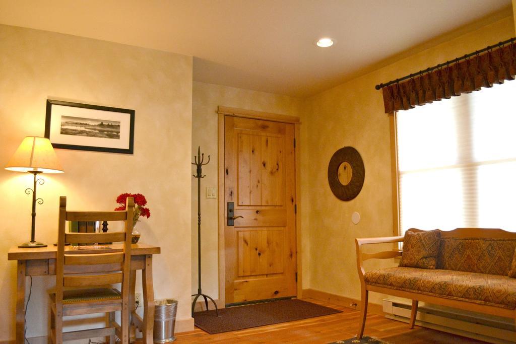 Moose Creek Townhomes By Jackson Hole Real Estate Company Teton Village Rum bild